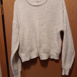 Women’s Size Small, Major Label Group Cream Sweater